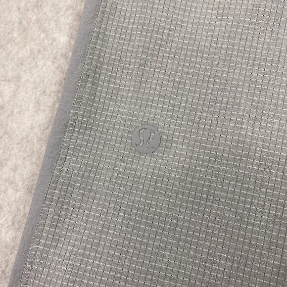 Lululemon Shirt Mens M Grey Double Pocket Overshirt Short Sleeve Snap Closure - Picture 6 of 6